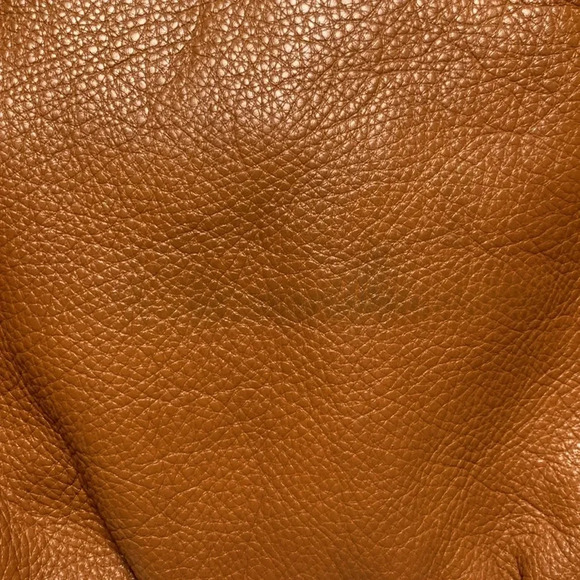 TORY BURCH Women’s Purse, great condition. Slight color transfer on the back. - Picture 3 of 6